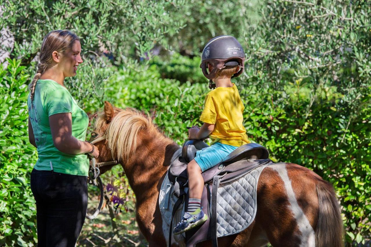 סן פליס דל בנאקו Weekend Glamping Resort מראה חיצוני תמונה